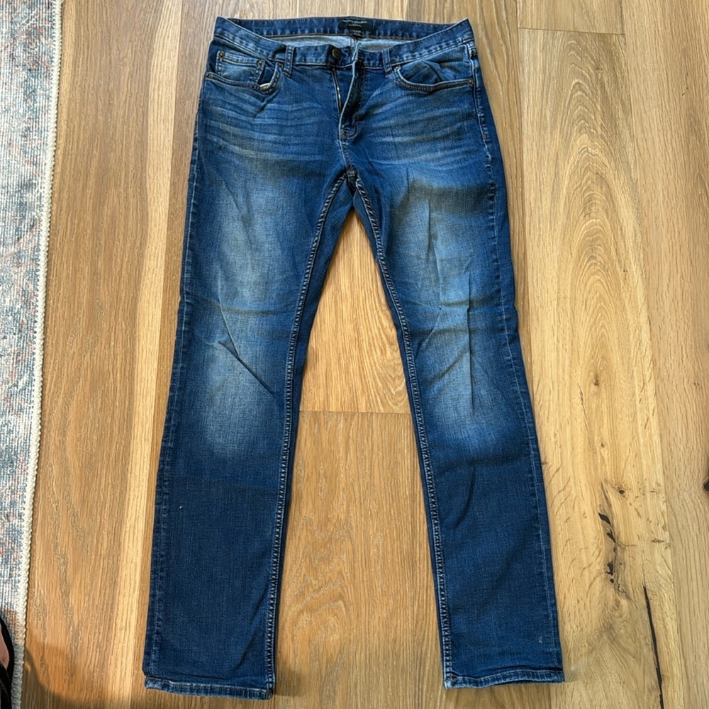 Men’s Banana Republic medium wash jeans